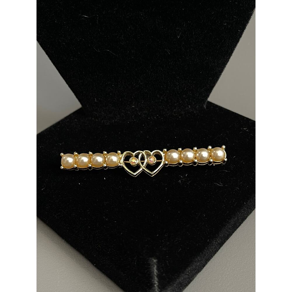 SARAH Coventry Faux Pearl, Rhinestone Heart Bar Pin, Gold tone, Vintage Brooch